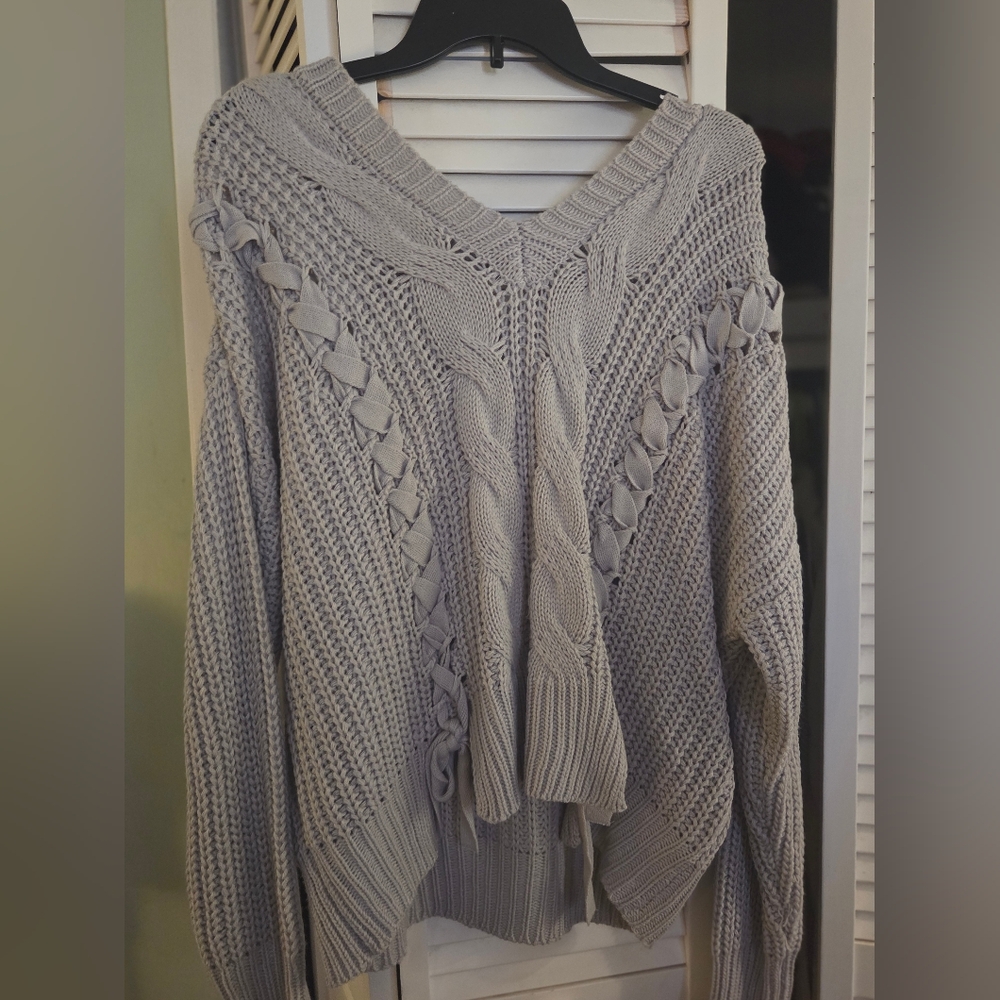 No Comment / Forever 21 Gray Cable Knit Sweater With Ribbon Detail